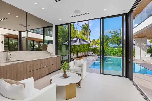 a view of entryway and hall