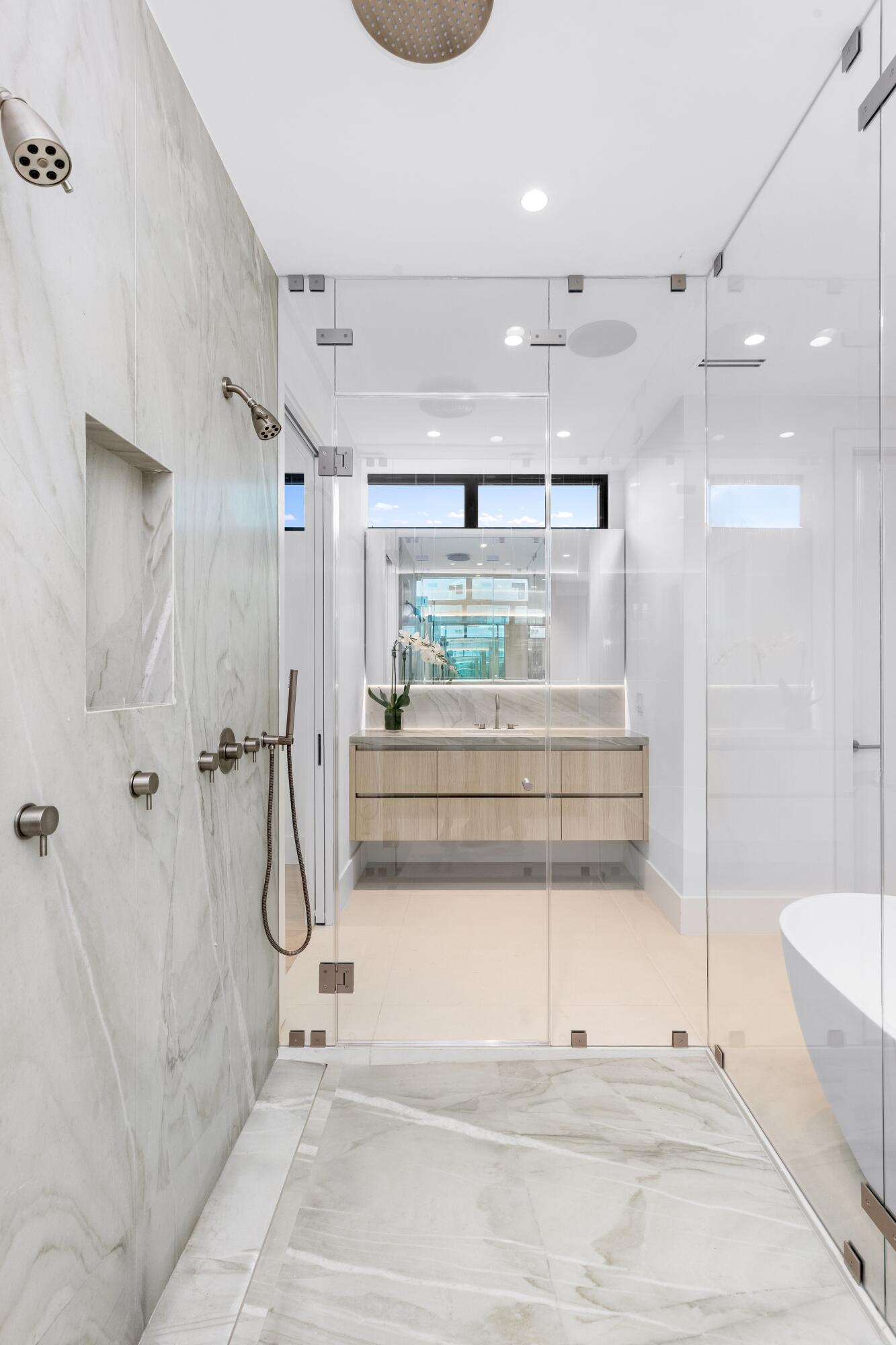 1099 Northeast 4th Avenue Boca Raton, FL 33432 - Photo 32 of 60 Primary Bathroom