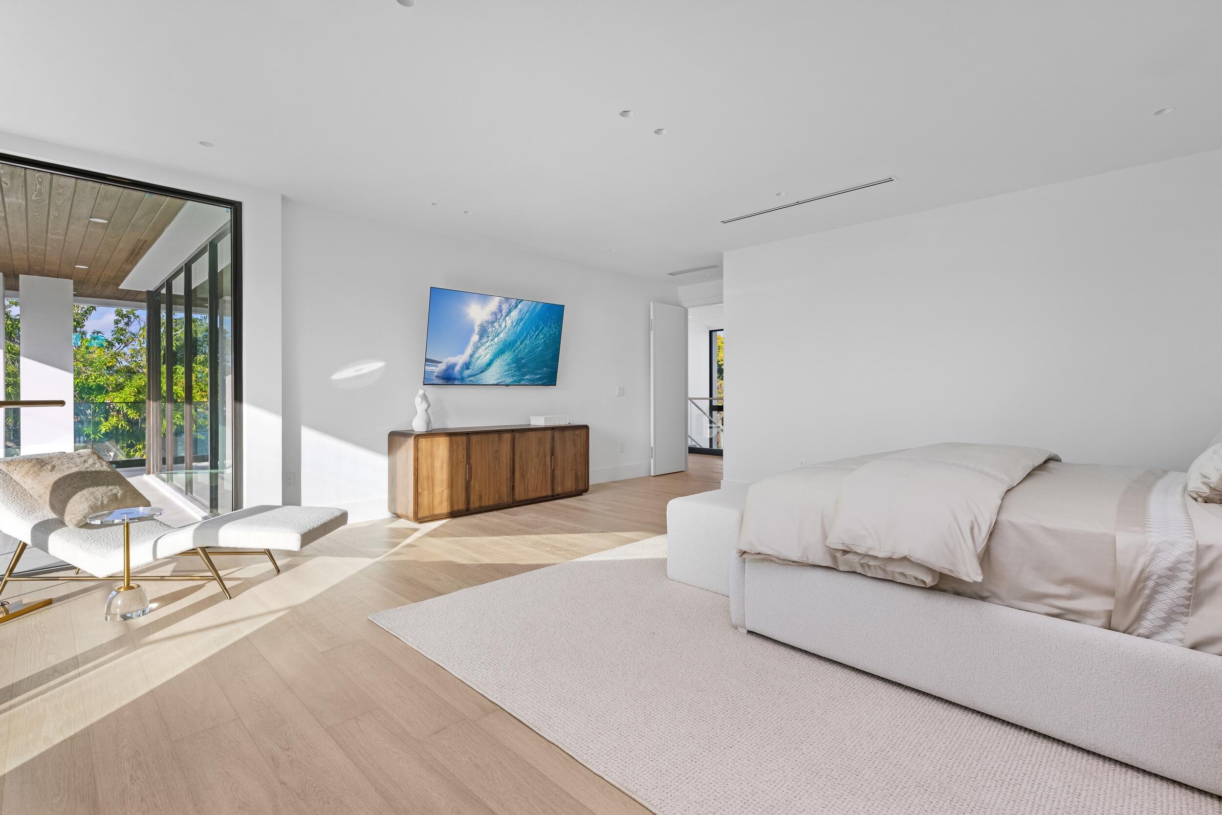 1099 Northeast 4th Avenue Boca Raton, FL 33432 - Photo 34 of 60 Primary Bedroom