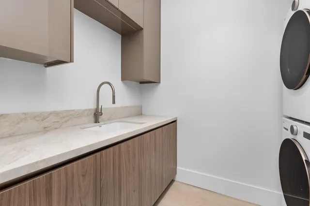 $6,750,000 | 1099 Northeast 4th Avenue, Boca Raton, FL 33432