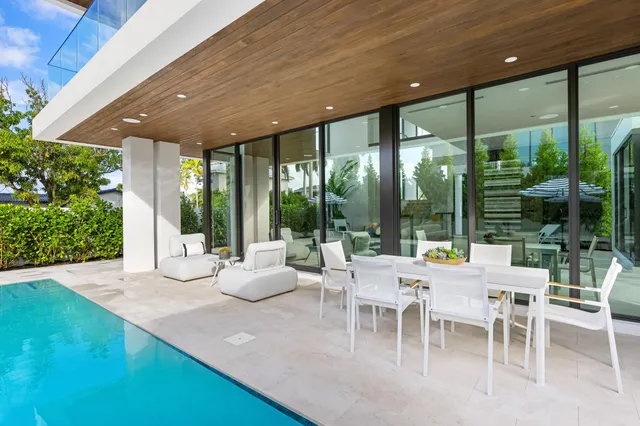 $6,750,000 | 1099 Northeast 4th Avenue, Boca Raton, FL 33432