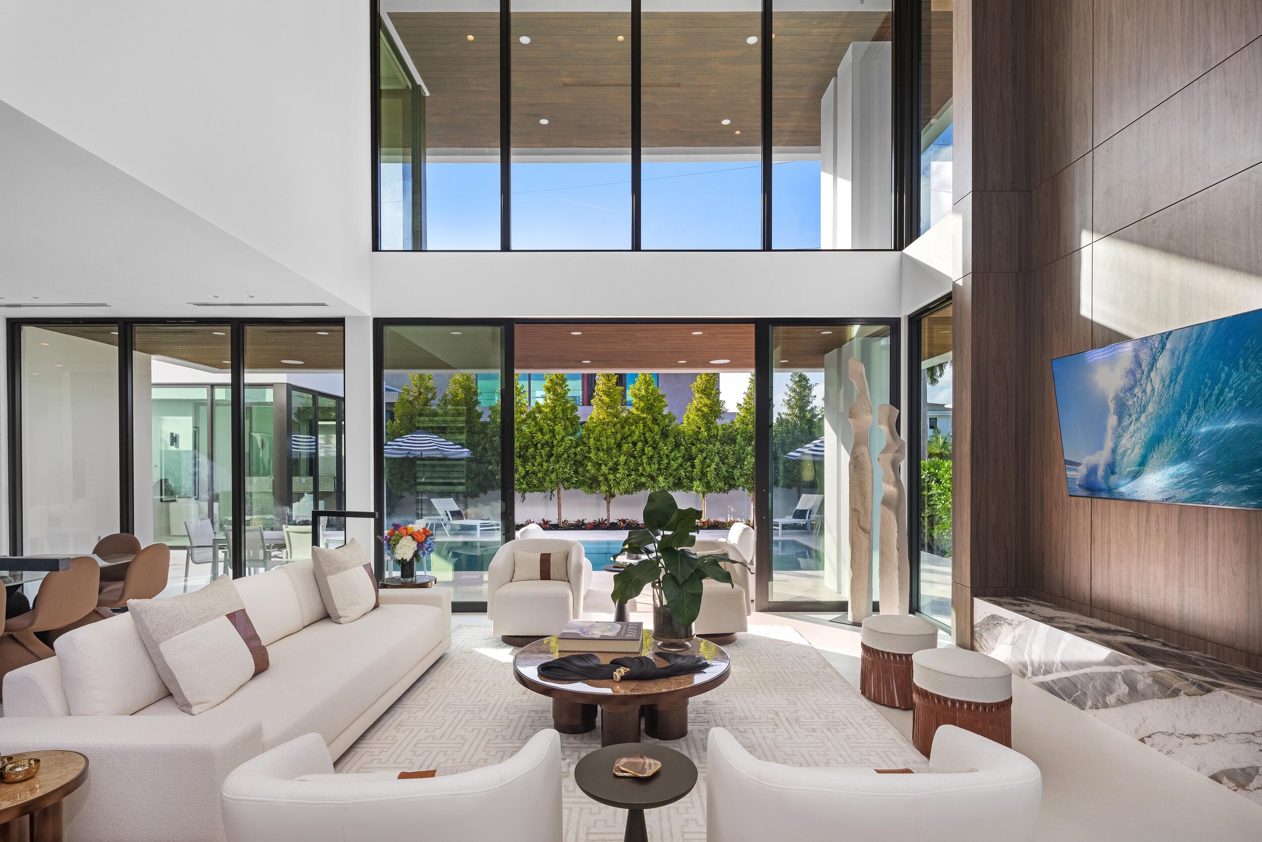 1099 Northeast 4th Avenue Boca Raton, FL 33432 - Photo 9 of 60 Living Room