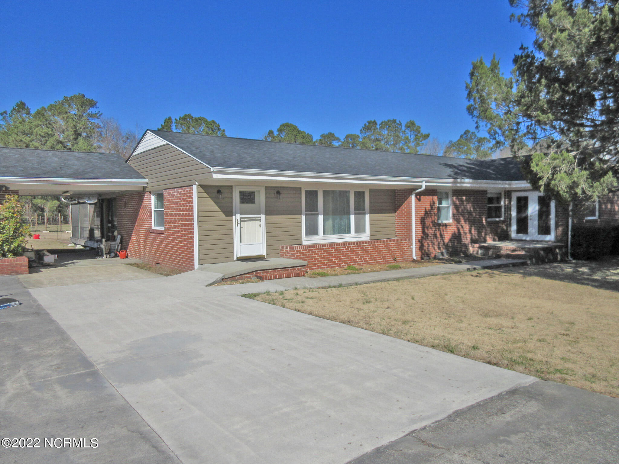 589 Hubert Boulevard Hubert, NC 28539 - Photo 1 of 49 IMG_1598