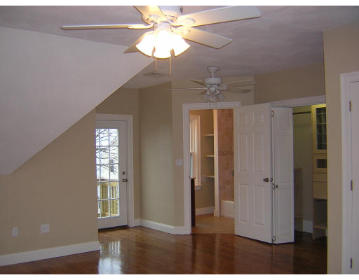 22 Heron Road Quincy, MA 02169 - Photo 12 of 16 Gallery Image 12