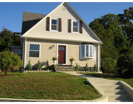 22 Heron Road Quincy, MA 02169 - Photo 2 of 16 Gallery Image 2