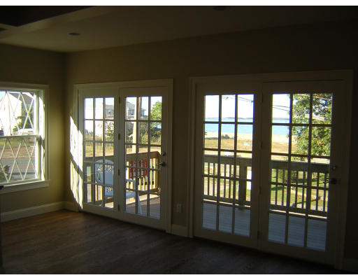 22 Heron Road Quincy, MA 02169 - Photo 4 of 16 Gallery Image 4