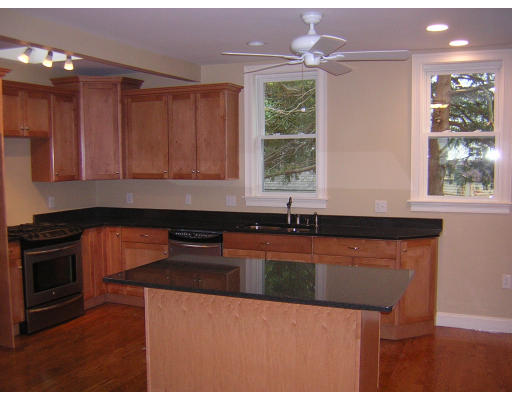 22 Heron Road Quincy, MA 02169 - Photo 6 of 16 Gallery Image 6