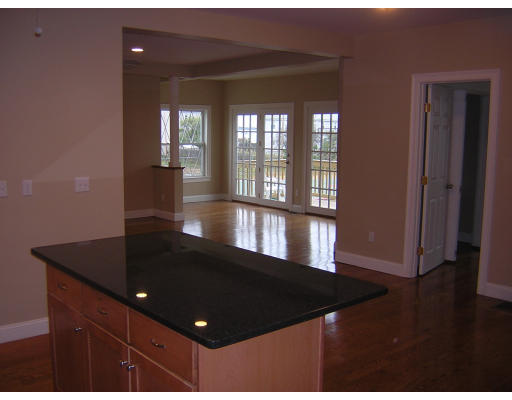 22 Heron Road Quincy, MA 02169 - Photo 10 of 16 Gallery Image 10