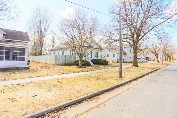 $285,000 | 522 East Walnut Street, River Falls, WI 54022