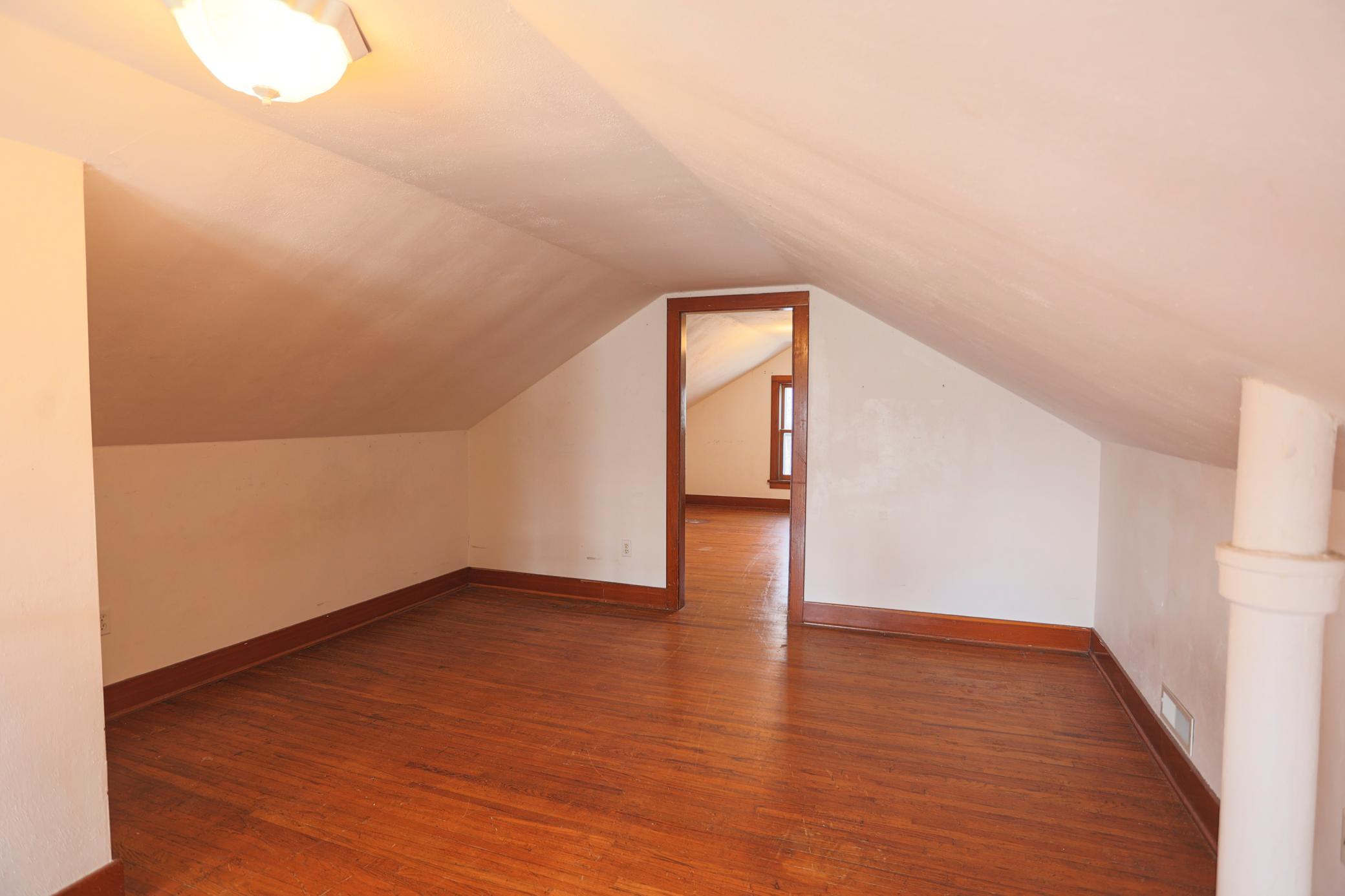 522 East Walnut Street River Falls, WI 54022 - Photo 27 of 40