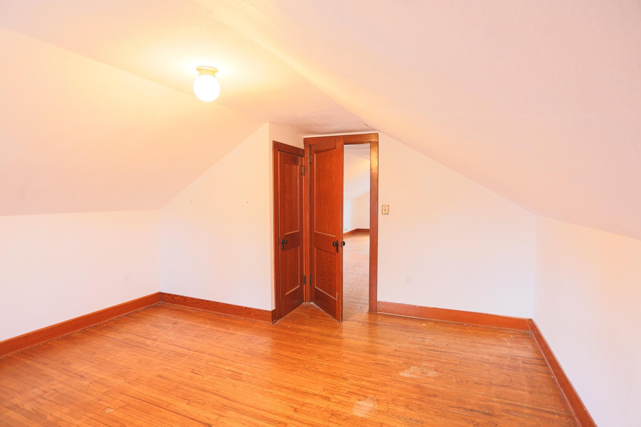 522 East Walnut Street River Falls, WI 54022 - Photo 29 of 40