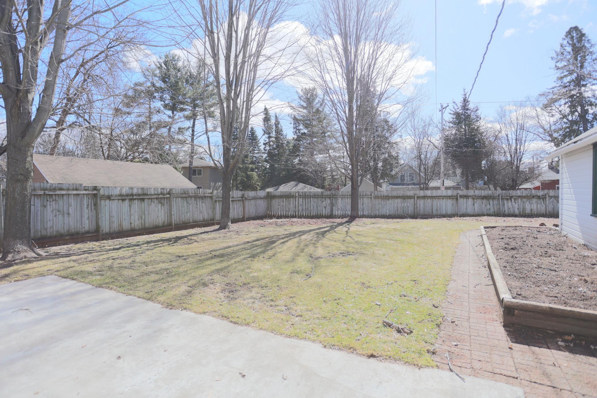 522 East Walnut Street River Falls, WI 54022 - Photo 6 of 40