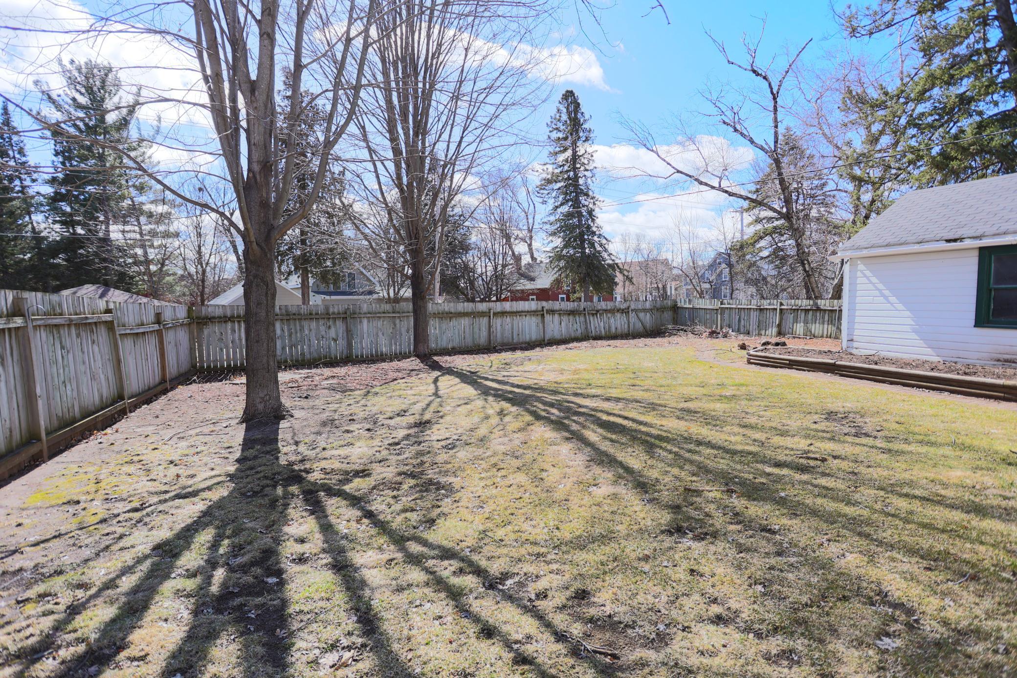 522 East Walnut Street River Falls, WI 54022 - Photo 8 of 40