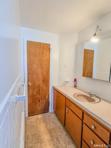 $1,800 | 162 Jubilee Street, Unit 3, New Britain, CT 06051