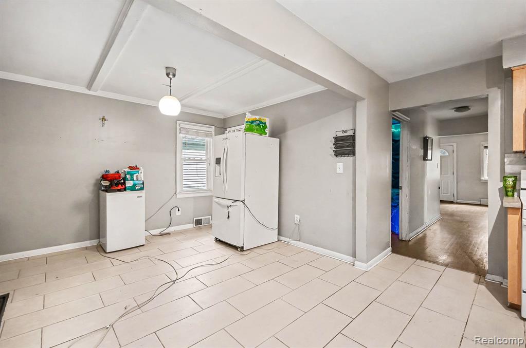 2126 Roslyn Road Grosse Pointe, MI 48236 - Photo 6 of 25