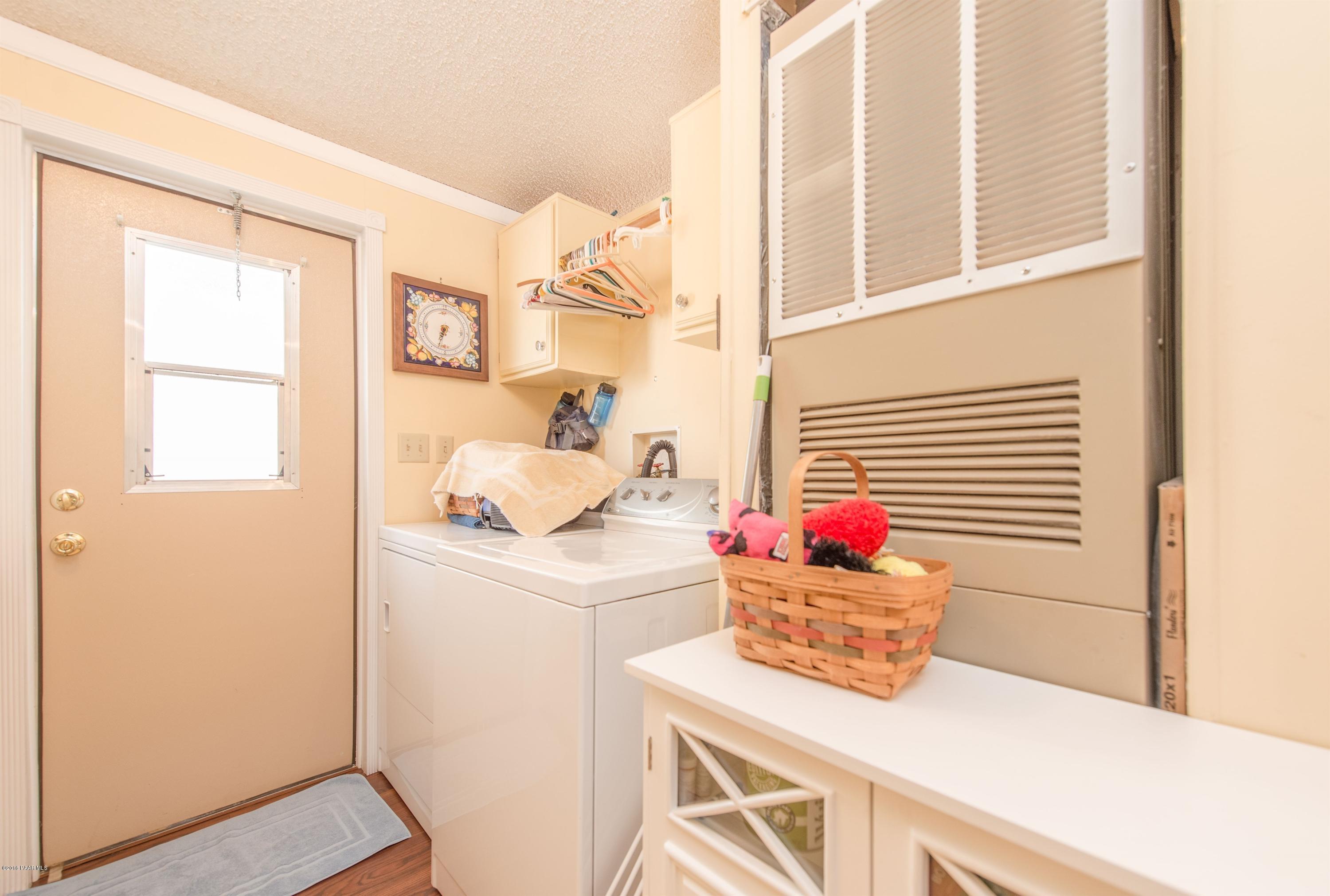 2206 Hillside Loop Road Prescott, AZ 86301 - Photo 16 of 26 016_Laundry