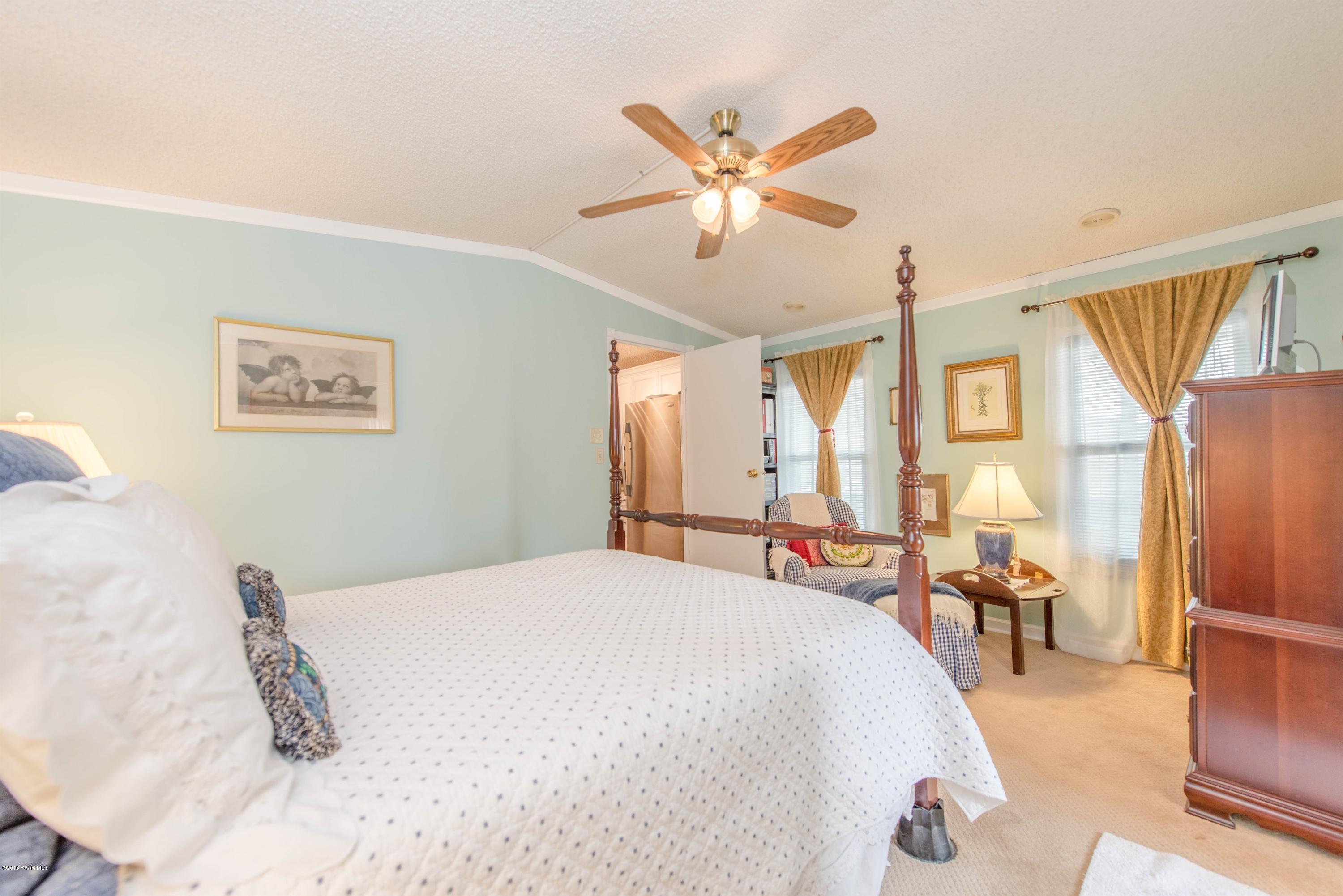 2206 Hillside Loop Road Prescott, AZ 86301 - Photo 10 of 26 010_Master Bedroom