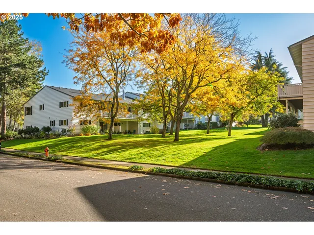 $292,500 | 14950 Northeast Rose Parkway, Portland, OR 97230