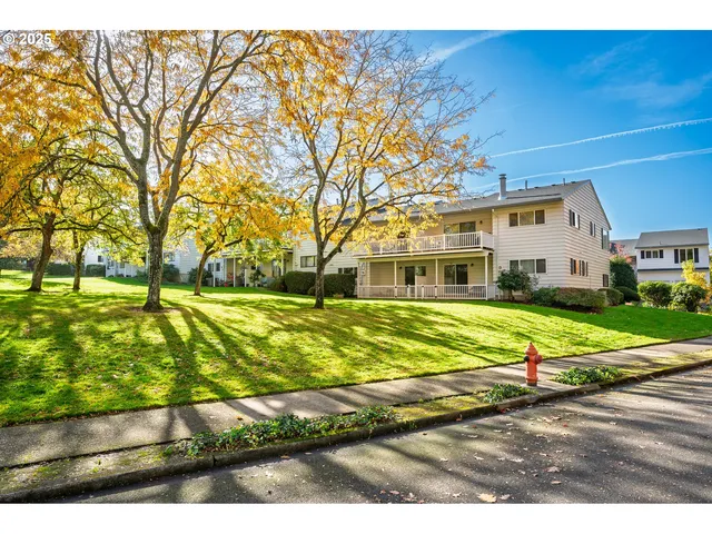 $292,500 | 14950 Northeast Rose Parkway, Portland, OR 97230