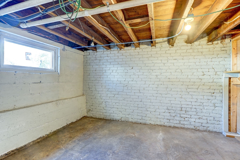 118 Brook Road, Unit 2 Quincy, MA 02169 - Photo 15 of 18 Gallery Image 15
