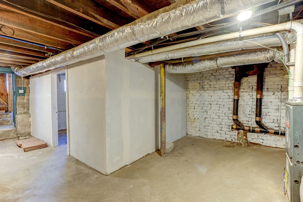 118 Brook Road, Unit 2 Quincy, MA 02169 - Photo 16 of 18 Gallery Image 16