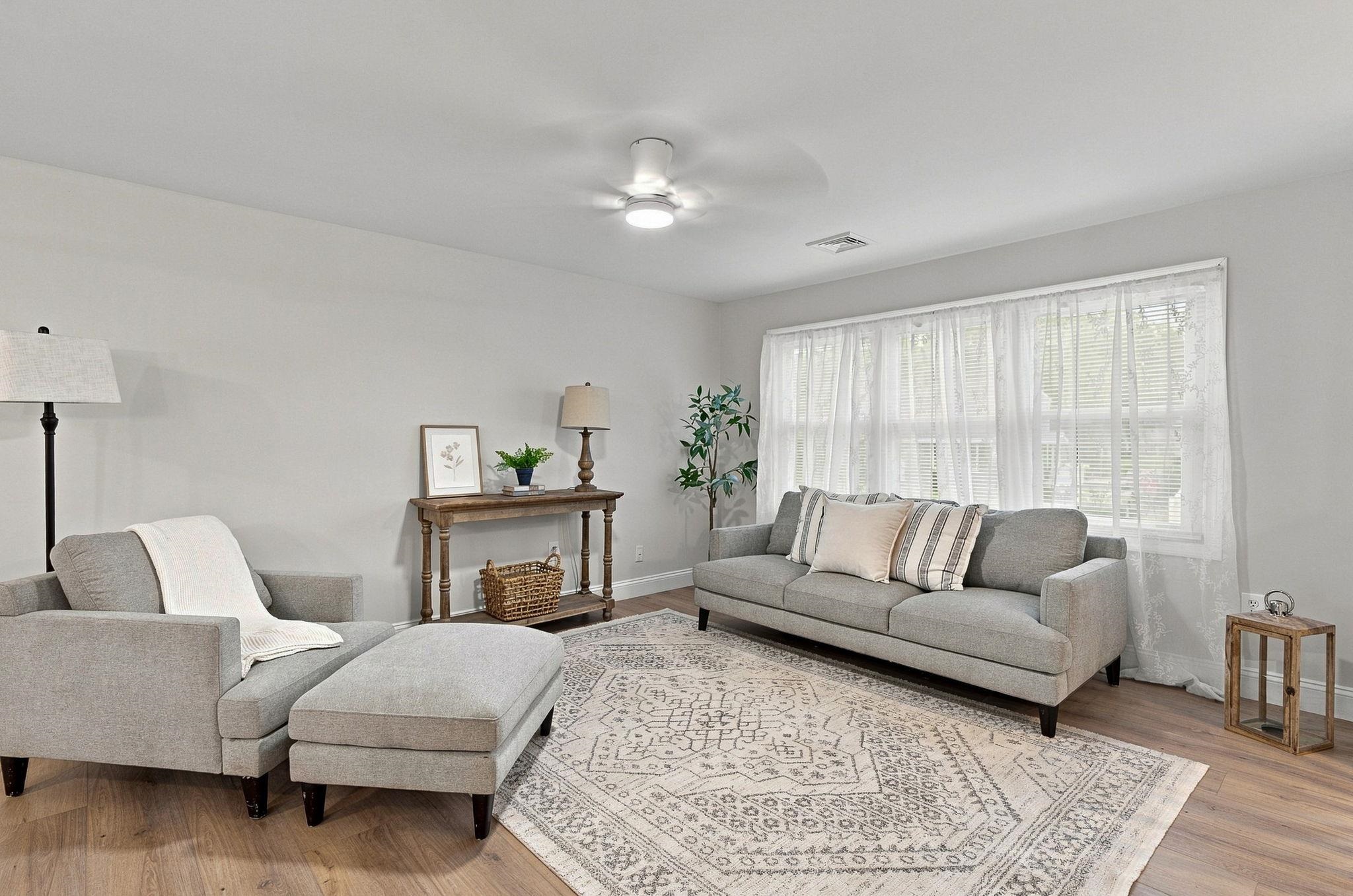 6 Penobscot Road Nashua, NH 03062 - Photo 4 of 37 Gallery Image 4