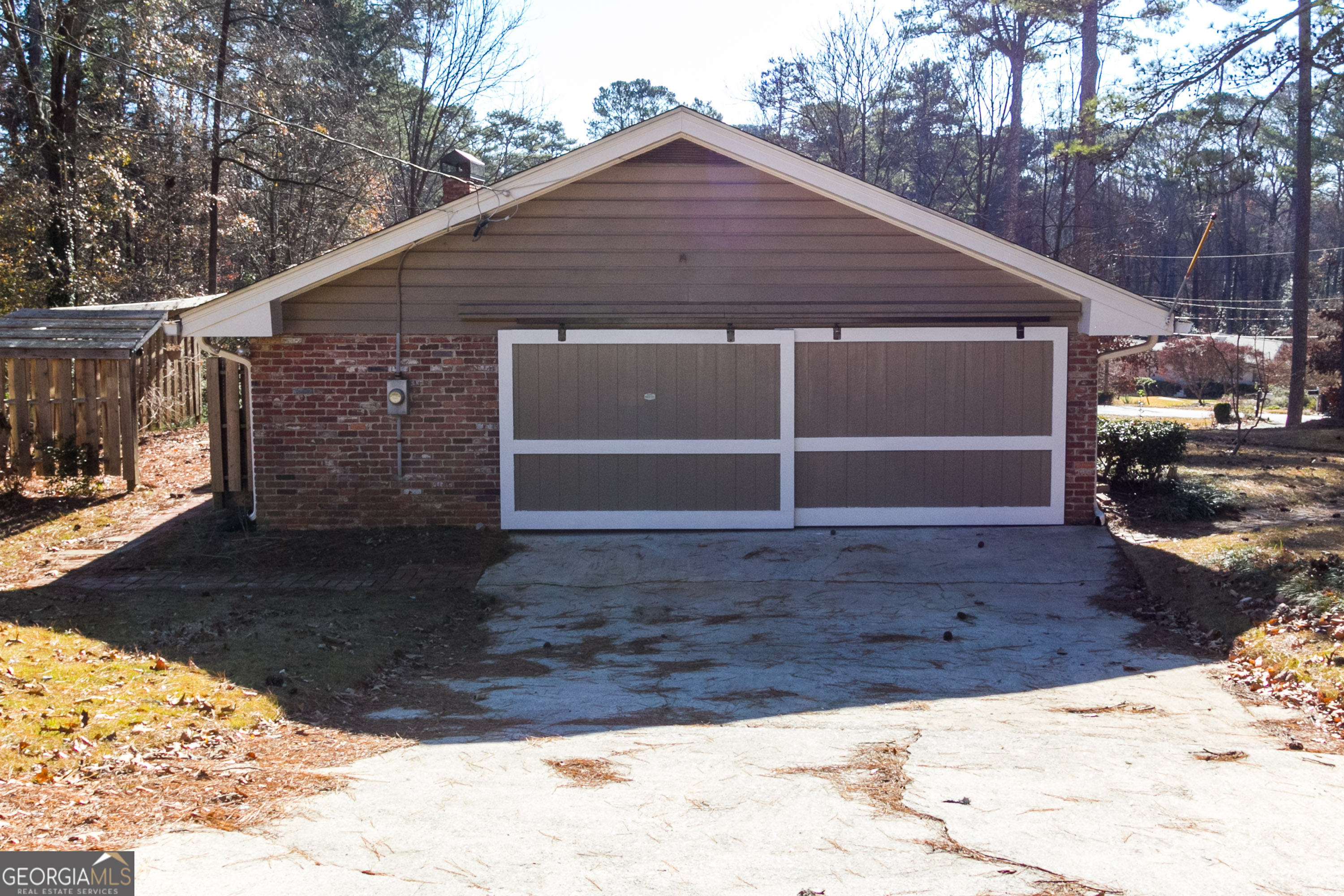 2327 Bry Mar Drive Northeast Atlanta, GA 30345 - Photo 6 of 22