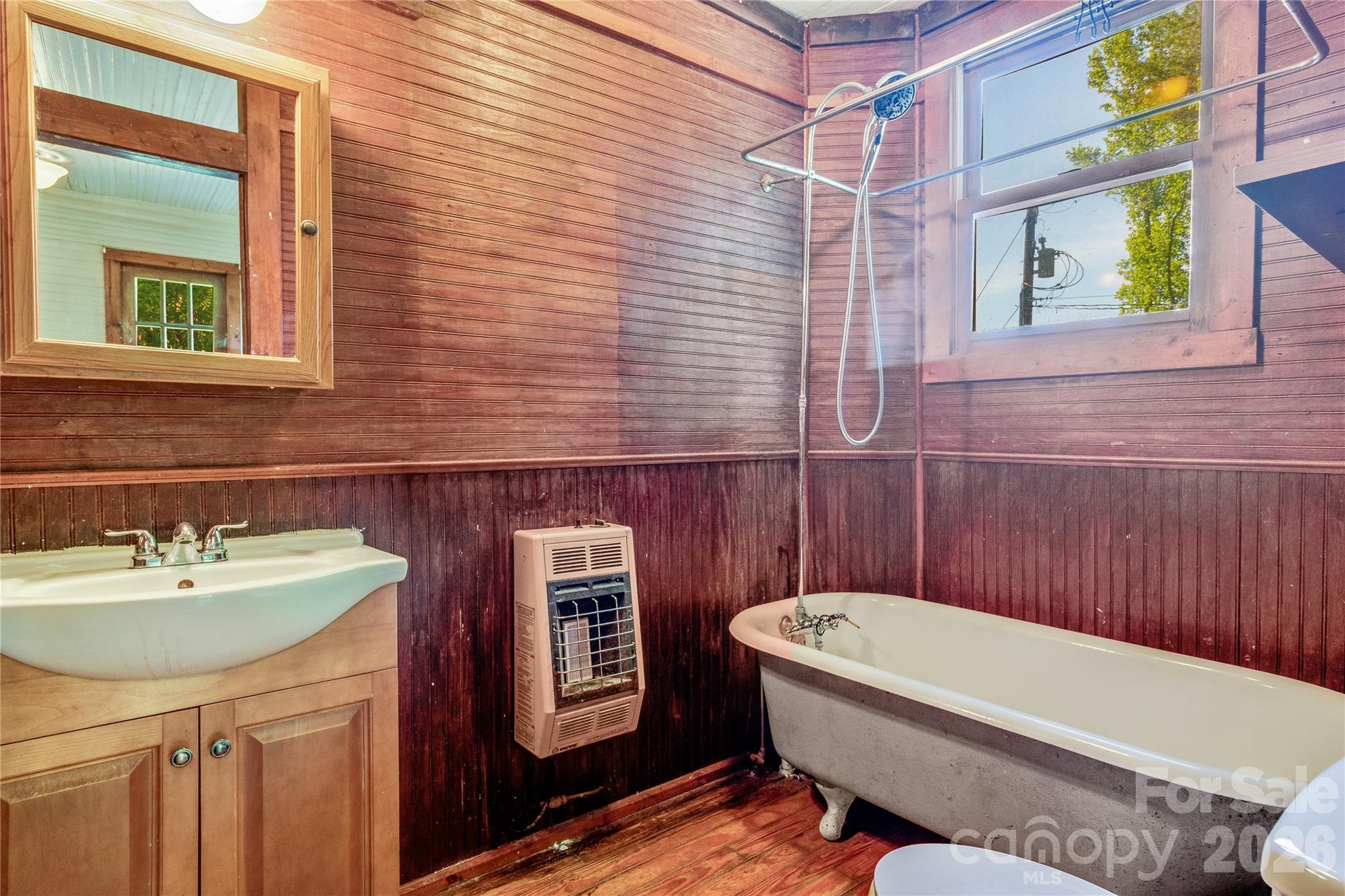 182 Wakti Ridge Road Saluda, NC 28773 - Photo 9 of 17 Gallery Image 9