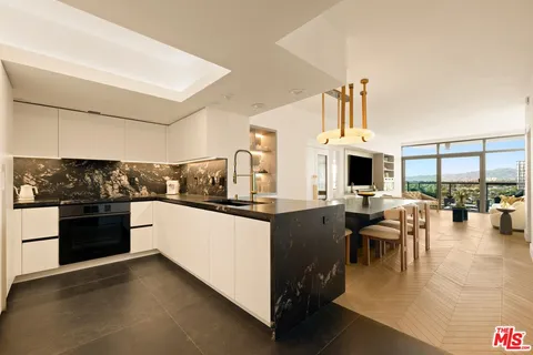 $1,799,000 | 13700 Marina Pointe Drive, Unit 1011, Marina del Rey, CA 90292