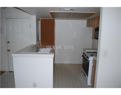 7100 West Pirates Cove Road, Unit 1126 Las Vegas, NV 89145 - Photo 5 of 10 Kitchen.