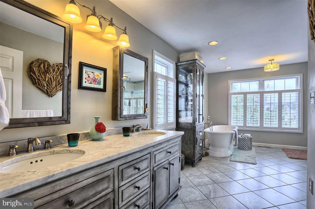 5960 Huntington Cmns Enola, PA 17025 - Photo 14 of 23