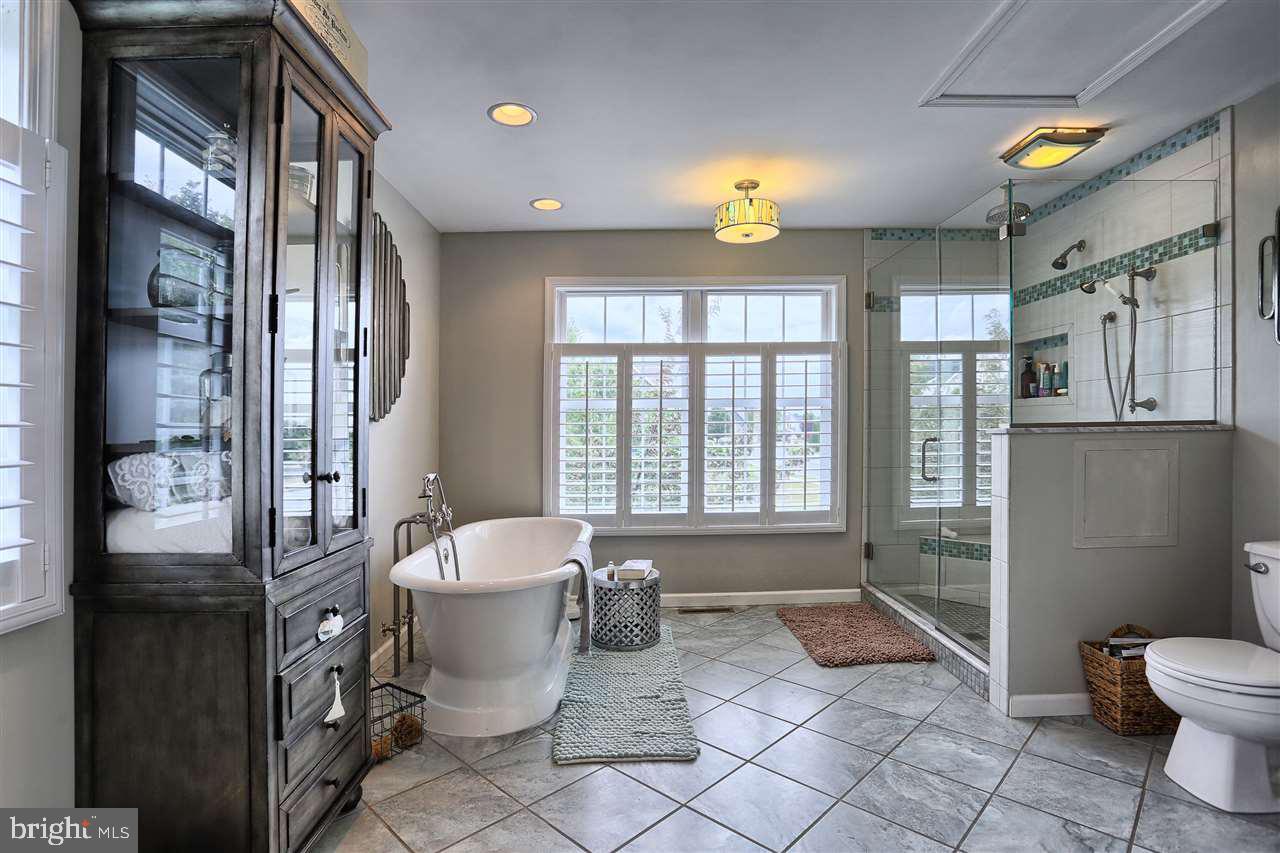 5960 Huntington Cmns Enola, PA 17025 - Photo 15 of 23