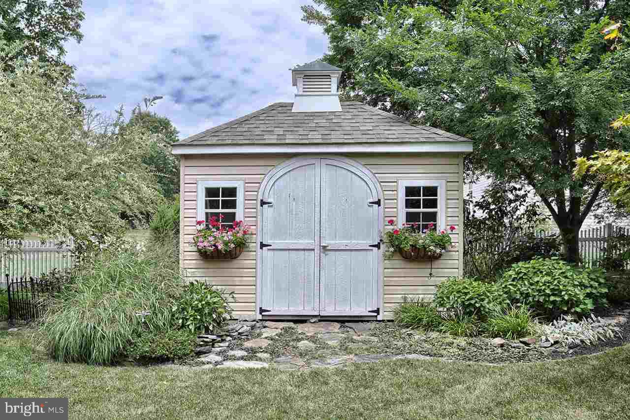 5960 Huntington Cmns Enola, PA 17025 - Photo 21 of 23