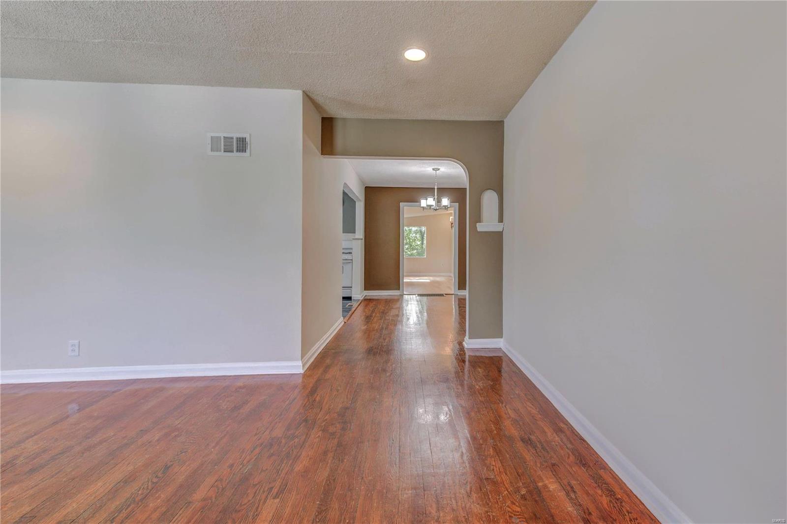 2990 Walton Road St. Louis, MO 63114 - Photo 12 of 24 Gallery Image 12