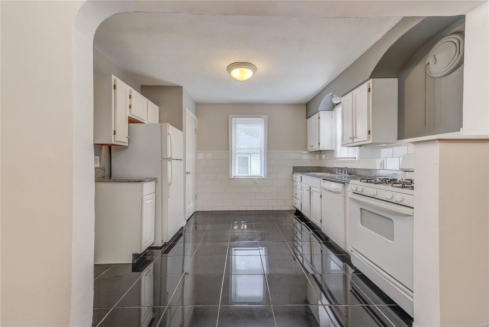 2990 Walton Road St. Louis, MO 63114 - Photo 7 of 24 Gallery Image 7