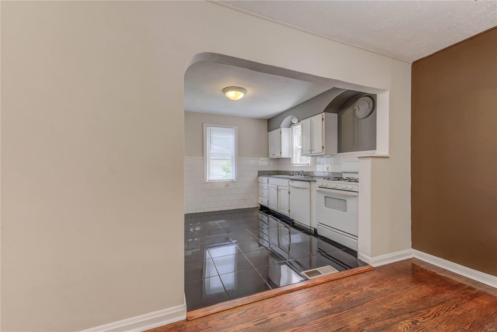 2990 Walton Road St. Louis, MO 63114 - Photo 10 of 24 Gallery Image 10