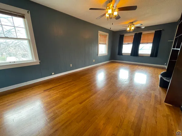 $189,900 | 1223 West Street, Emporia, KS 66801