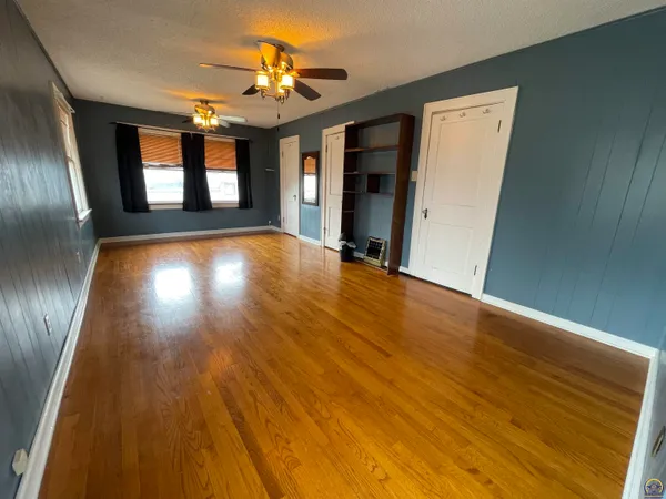 $189,900 | 1223 West Street, Emporia, KS 66801