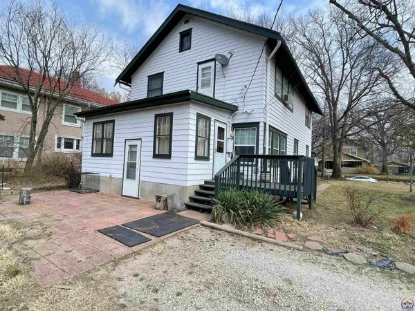 $189,900 | 1223 West Street, Emporia, KS 66801