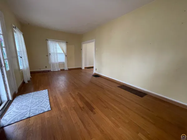 $189,900 | 1223 West Street, Emporia, KS 66801