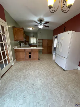 $189,900 | 1223 West Street, Emporia, KS 66801