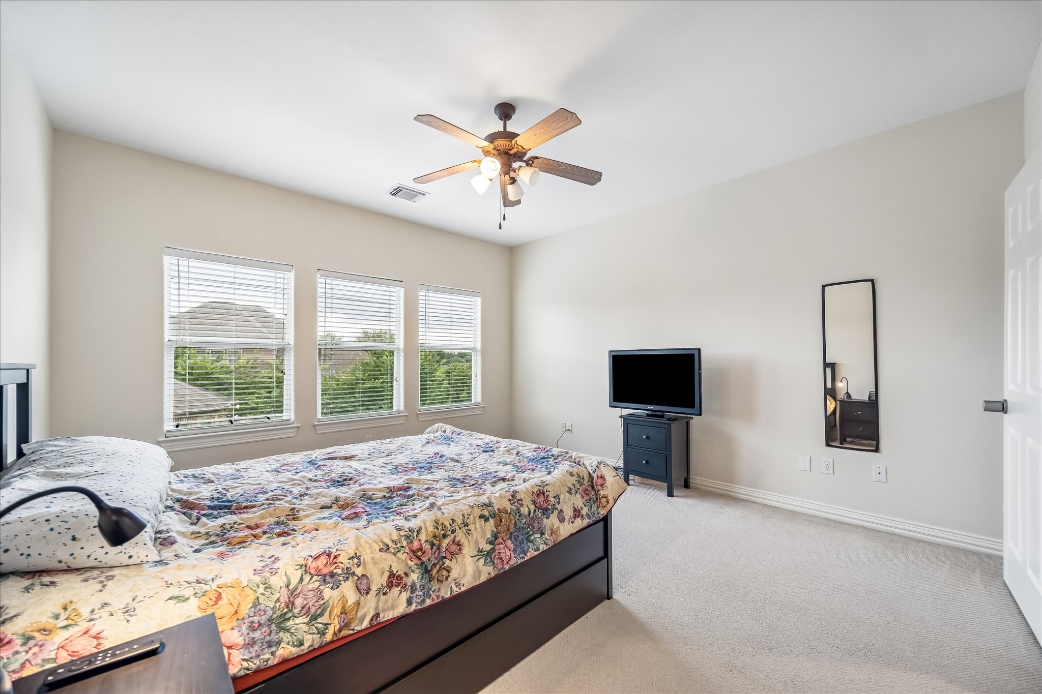 1950 Gentryside Drive Houston, TX 77077 - Photo 13 of 20 Spacious Room