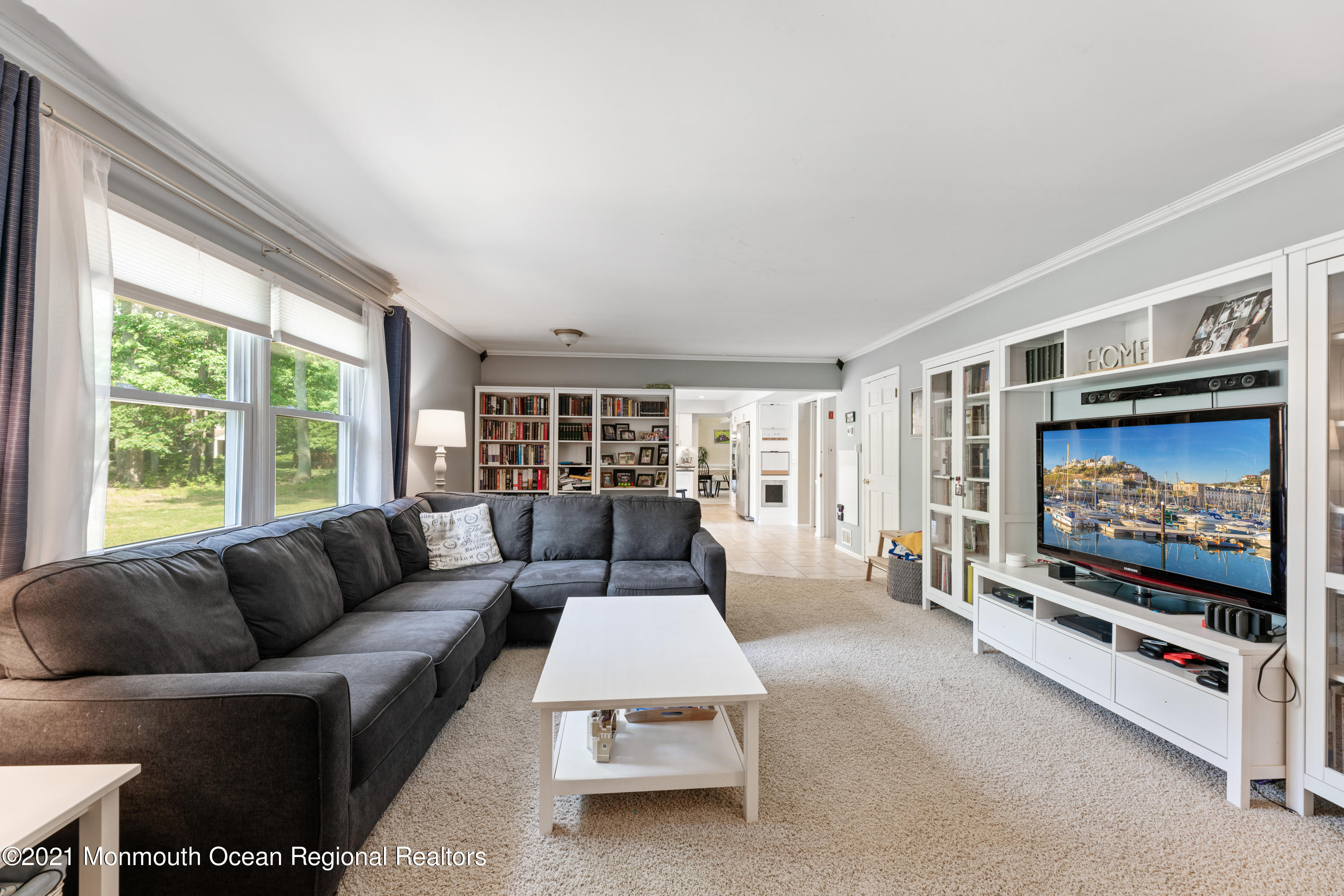 40 Bates Road Jackson, NJ 08527 - Photo 14 of 30 FAMILY ROOM VIEW TO KITCHEN