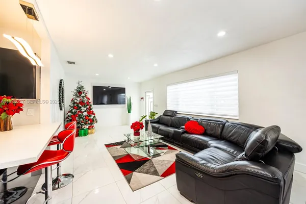 $840,000 | 9365 Southwest 44th Street, Miami, FL 33165