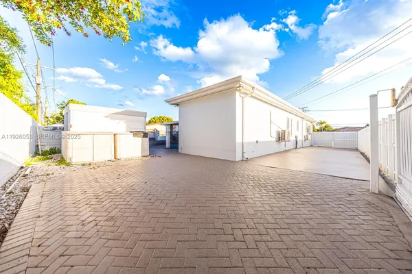 $840,000 | 9365 Southwest 44th Street, Miami, FL 33165