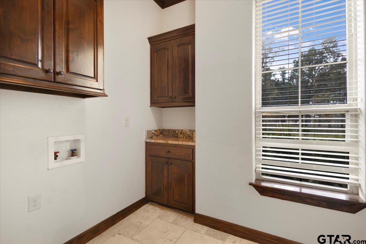 7750 Highway 110 Tyler, TX 75704 - Photo 9 of 31 a view of a kitchen from a window