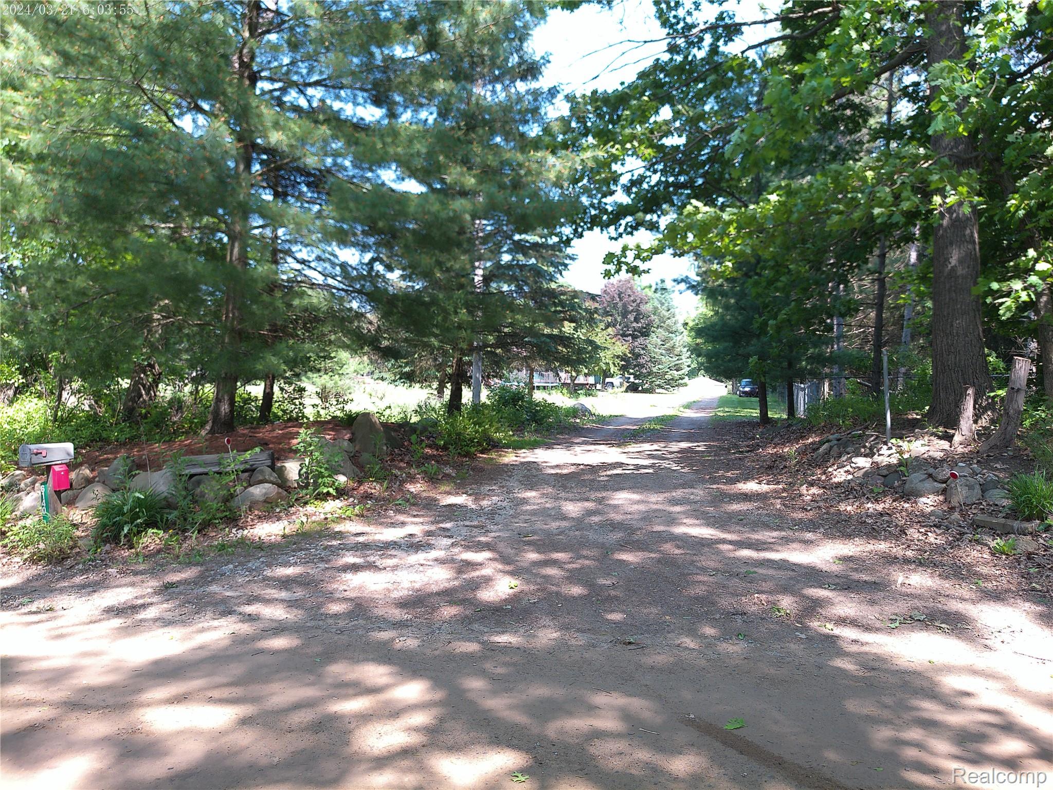 6140 McGuire Road Fenton, MI 48430 - Photo 45 of 48 View of street