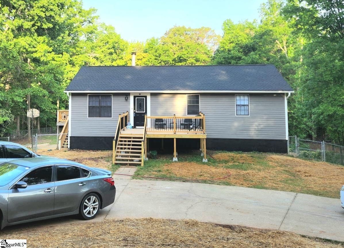 5202 Fairview Road Gray Court, SC 29645 - Photo 2 of 30