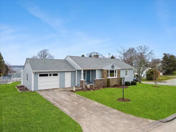 $419,900 | 3 O Connell Road, Tiverton, RI 02878