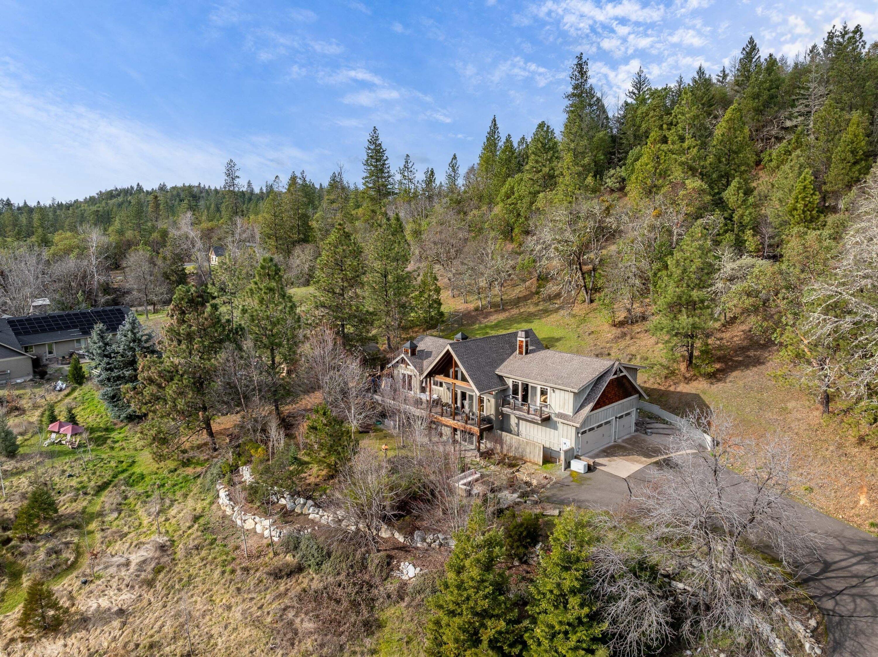 252 Frontier Lane Grants Pass, OR 97526 - Photo 1 of 65 001_drone_1_of_7_301